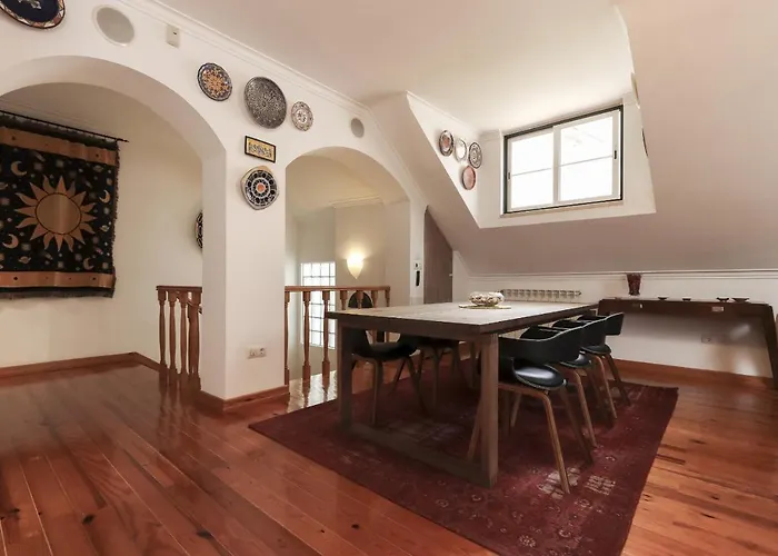 Grand Parliament Duplex By Homing